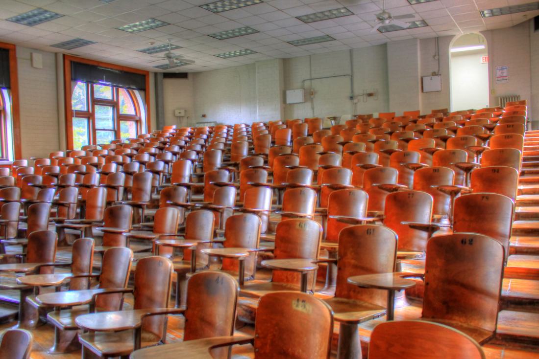 Leerer Hörsaal von oben