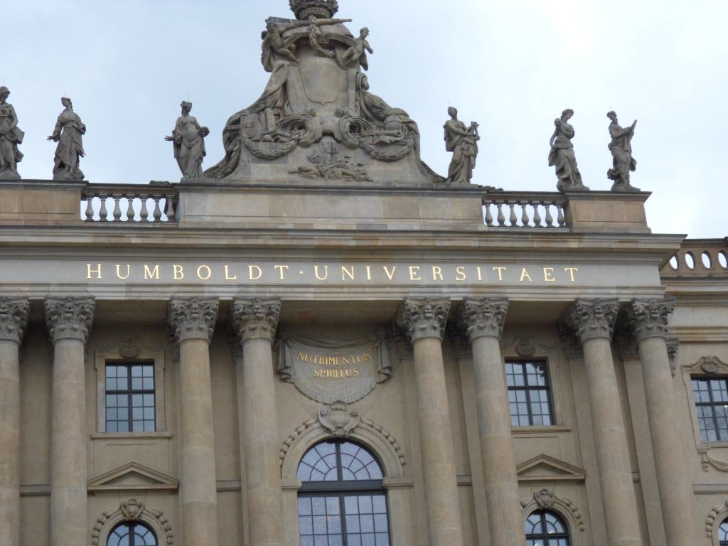 Detail am Hauptgebäude der Humboldt-Universität